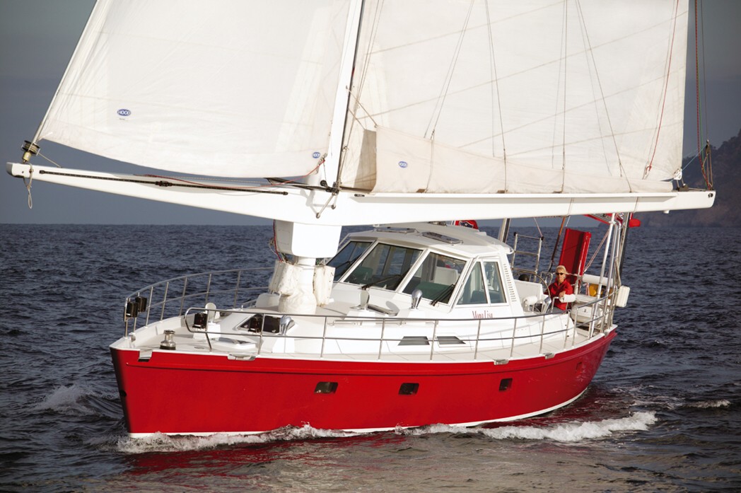 Best Cruising Sailboat Yacht - Pilothouse, Lifting Keel, Dinghy 